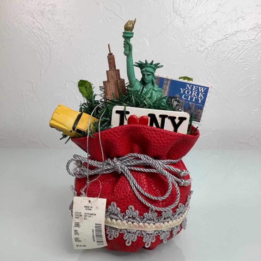 Vintage Dillards Trimmings I love NY Large Ornament NY Twin towers NEW w tag